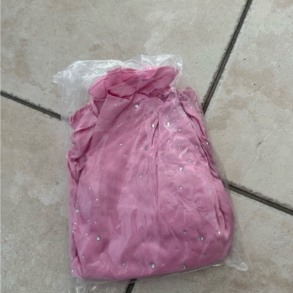 Elegant Pink silky Mini Dress - Picture 5 of 7